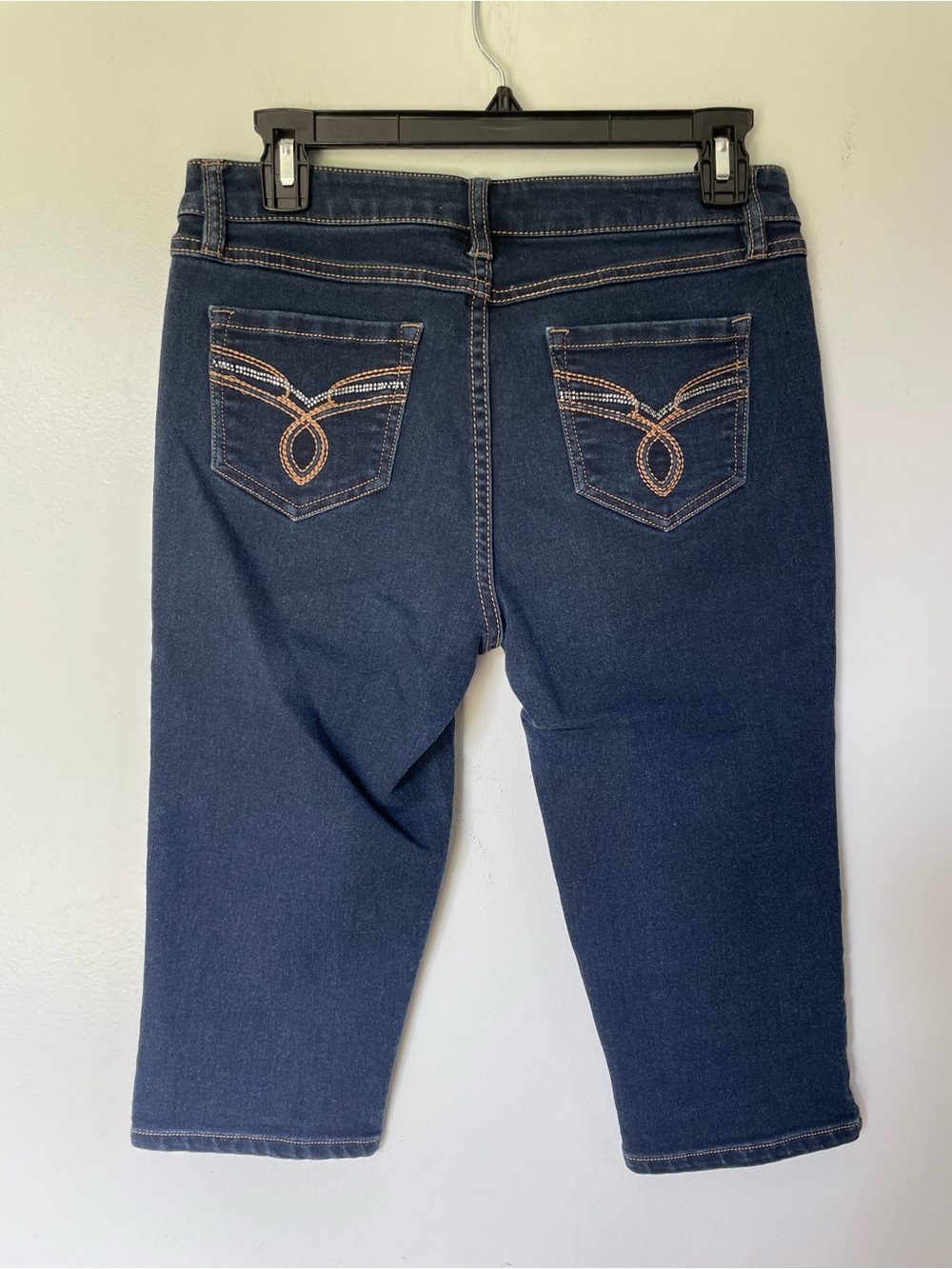 d. jeans Women's Dark Blue Denim Capris, Size 6P - Picture 2 of 5